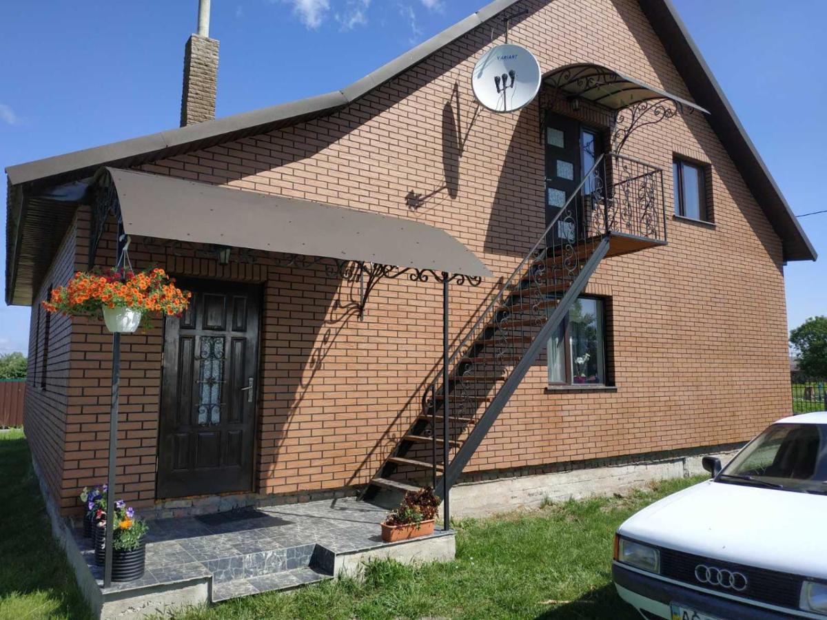 Сімейний Куточок Svityaz' Esterno foto